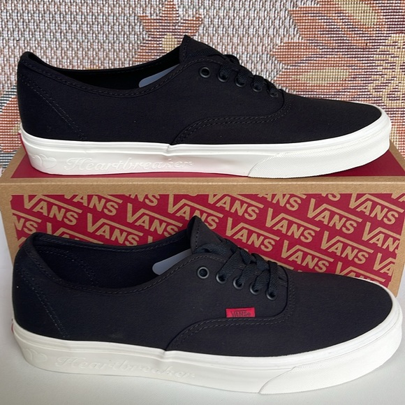 Vans Men’s Authentic
Secret Lover Black
VN000BW5BLK
Sneakers - Picture 12 of 16